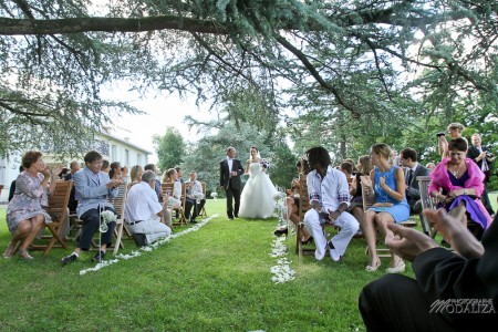 photo mariage ceremonie exterieur laique sous un arbre parc vignes chateau pey la tour bordeaux gironde by modaliza photographe-171