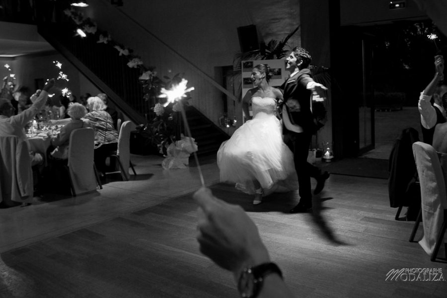 photo mariage soirée entrée des mariés etincelles chateau grattequina bordeaux gironde by modaliza photographe-11