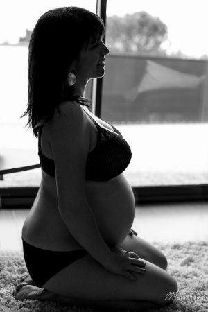 photo-famille-grossesse-lifestyle-pregnant-cocoon-jean-bed-bedroom-preganncy-boudoir-frere-bordeaux-by-modaliza-photographe-0406