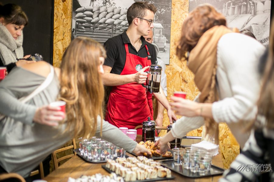 photographe-blogueuse-inauguration-ouverture-nouveau-starbucks-bordeaux-quai-des-marques-coffee-tasse-cafe-noel-by-modaliza-photo-6