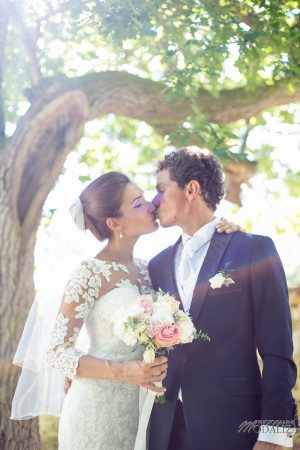 photo mariage wedding robe dentelle couple cocktail chateau grignols domaine dame blanche gironde by modaliza photographe-48