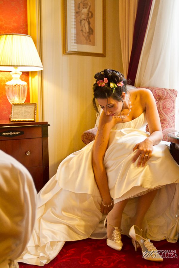photo reportage mariage preparatif de la mariée coiffure maquillage habillage grand hotel opera Paris by modaliza photographe-90
