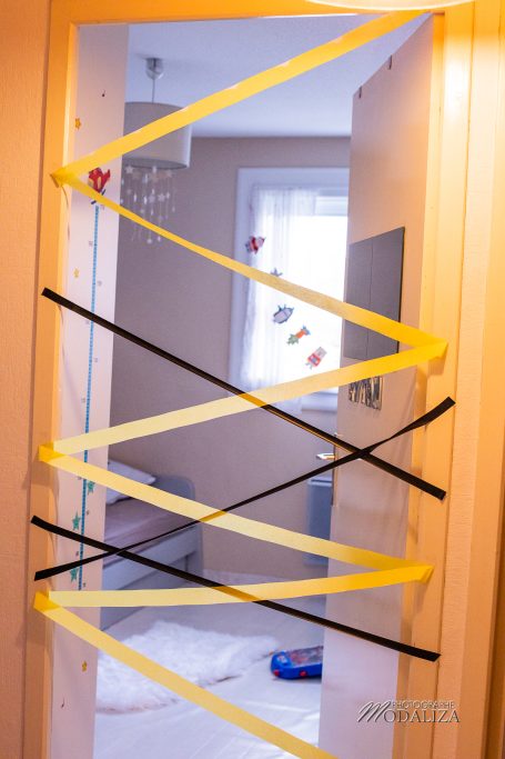 lutin de noel farceur bloque porte