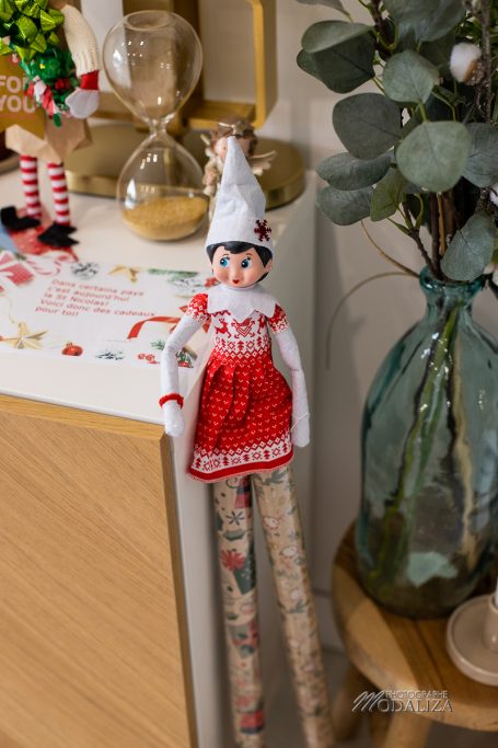 lutin de noel betise jambes rouleaux