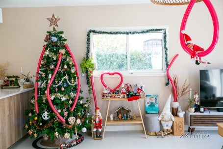 lutin de noel ballons sapin et salon